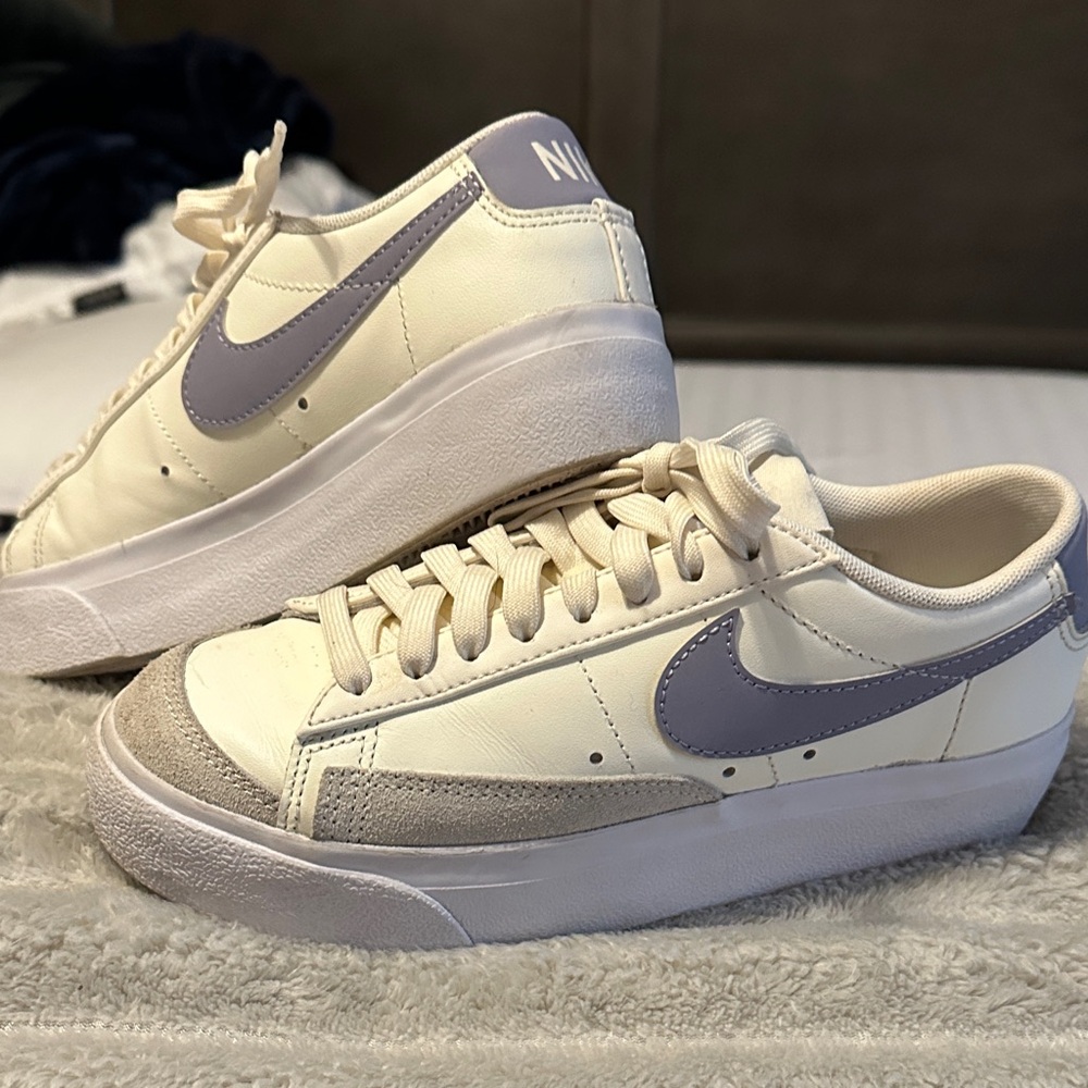 Nike Girls Cream and Purple Sneakers